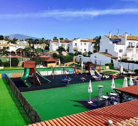 Spacious Townhouse In Costalita