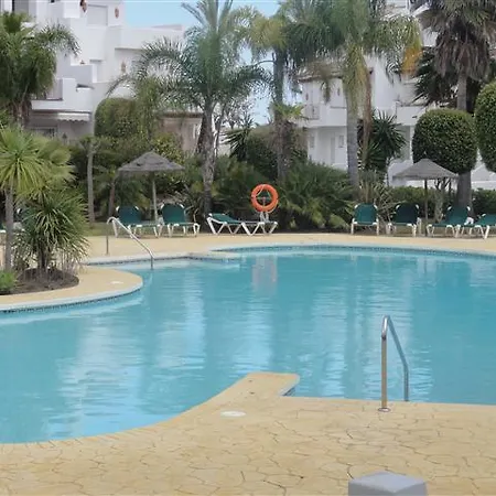 Spacious Townhouse In Costalita